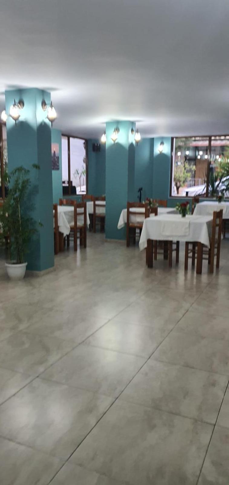 Flores Hotell Durrës